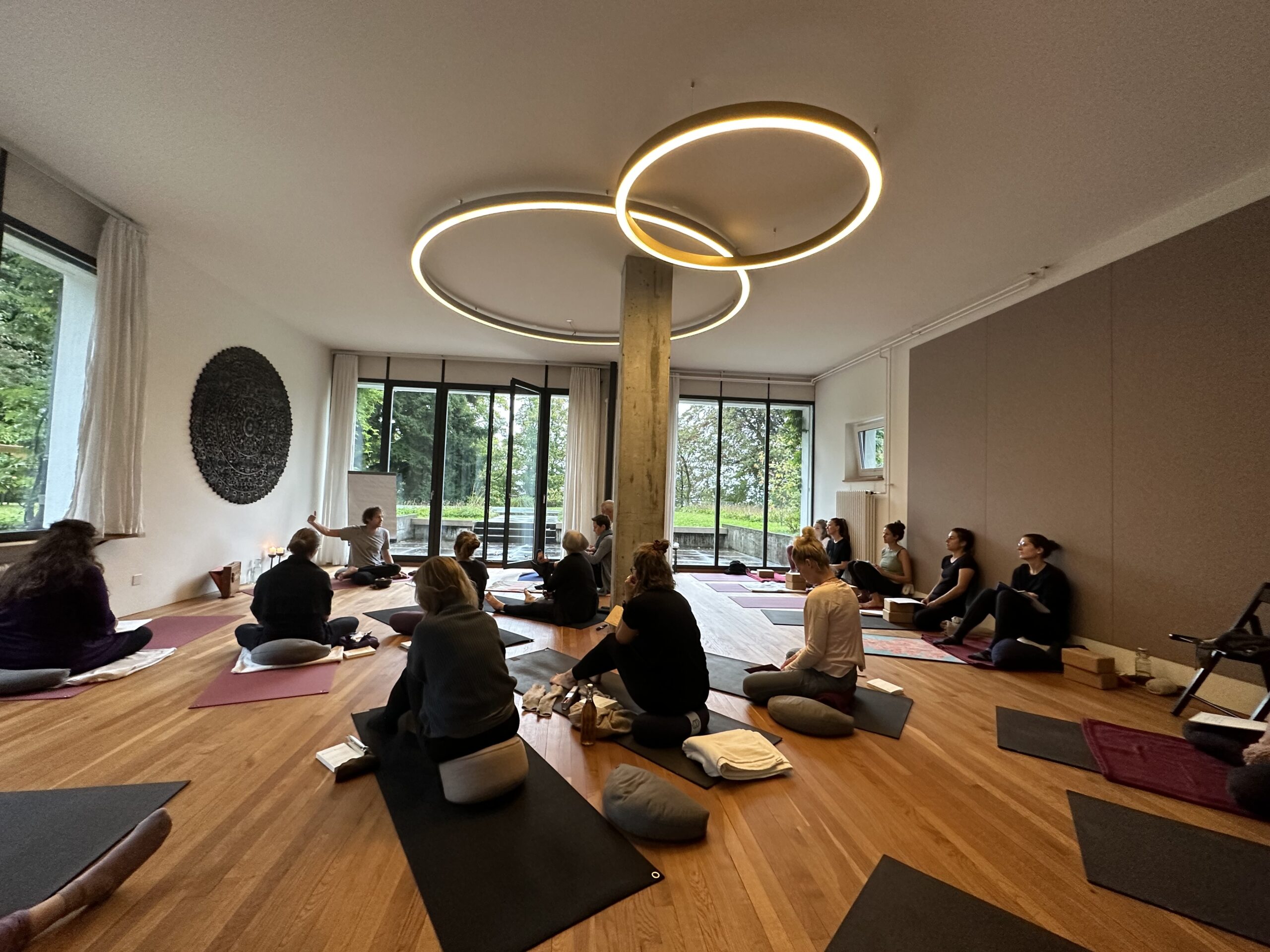 Yogalehrer-Ausbildung YogaSitz Luzern